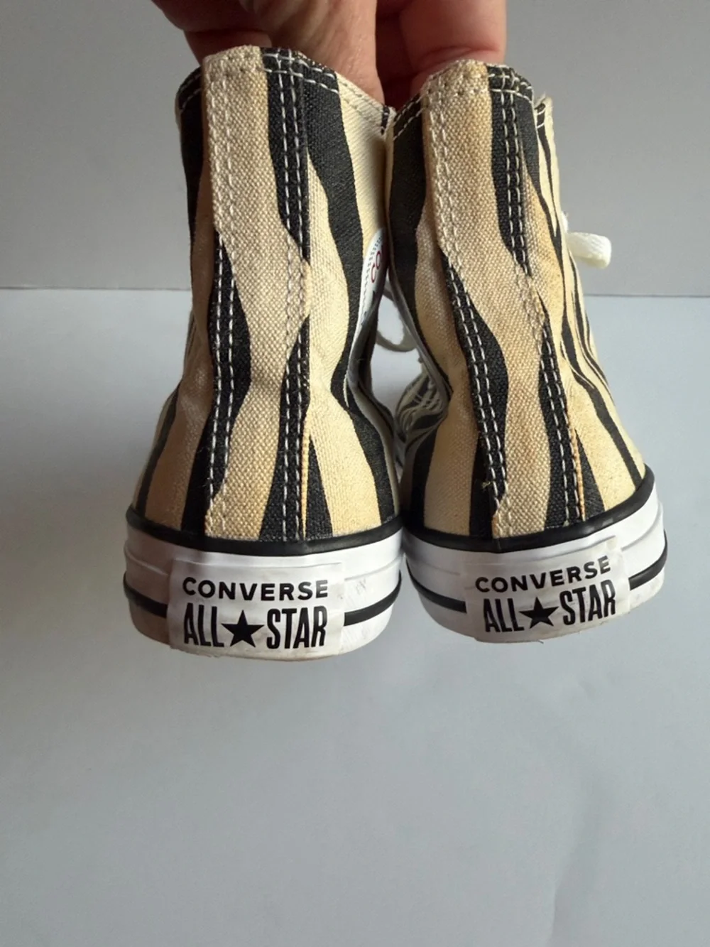 Converse All Star Kids High-Top Zebra Stripe Sneakers tennis shoes sz 3 5 35